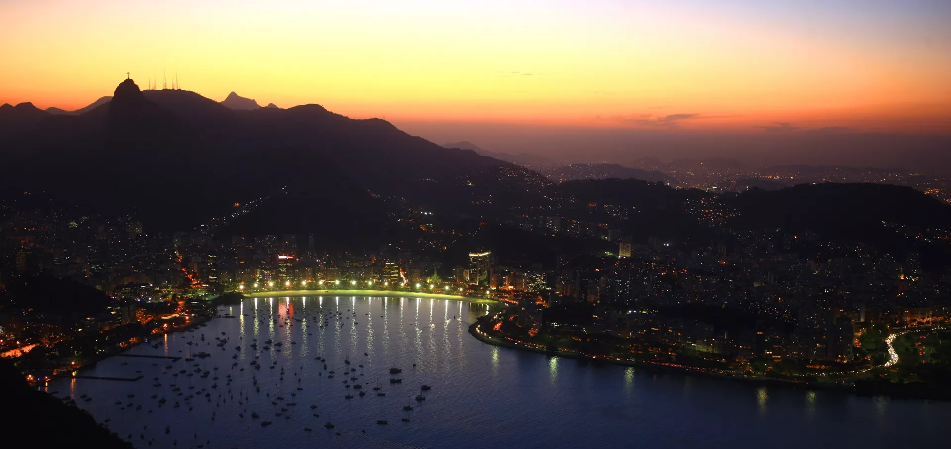 49a-2010-里约夜色_resize.jpg