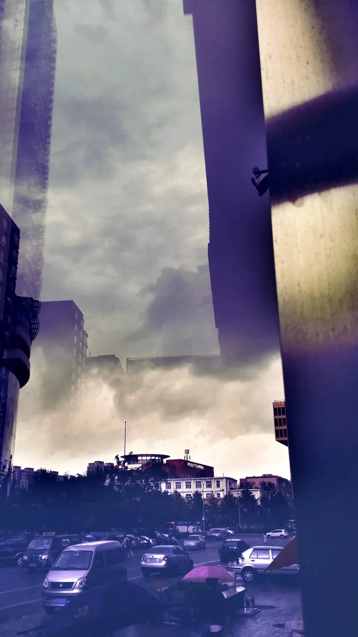 84b-2014-9北京（玻璃橱窗外，手机拍摄）_resize.jpg